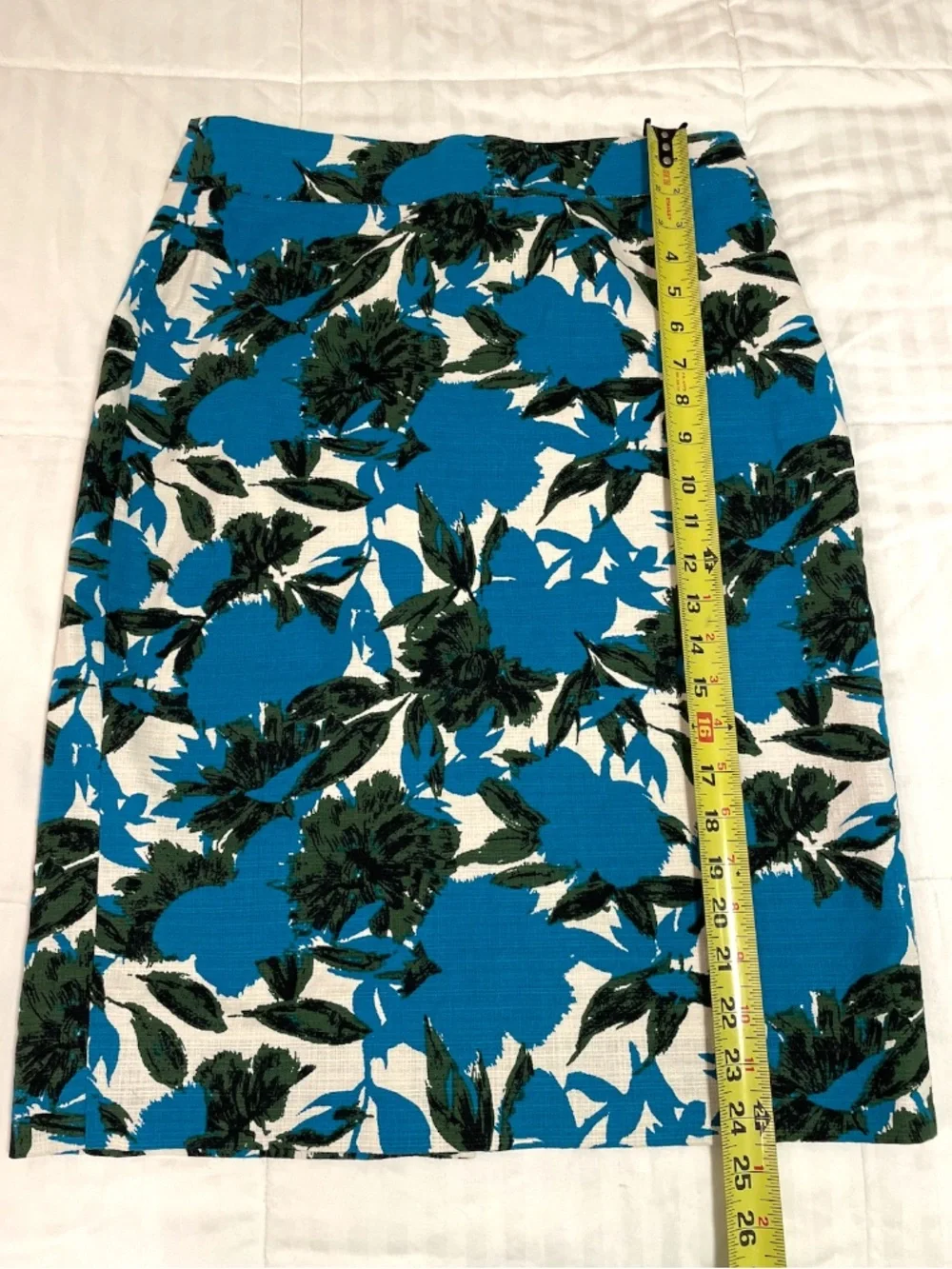 J. Crew Blue Green White Floral No 2 Pencil Skirt Lined  Size 6 Maximalist EUC